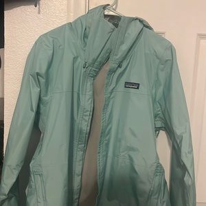 Like new! Mint Patagonia rain coat